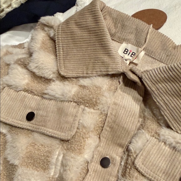BiBi Checkered Cream Teddy Jacket medium - Picture 7 of 14